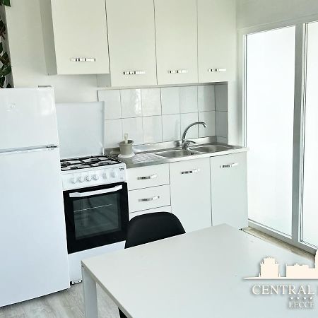 Lecce Central Flat - Attico Con Patio E Parcheggio Privato Apartment Luaran gambar
