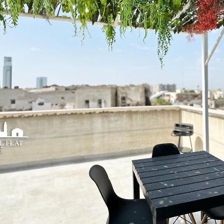 Lecce Central Flat - Attico Con Patio E Parcheggio Privato Apartment Luaran gambar