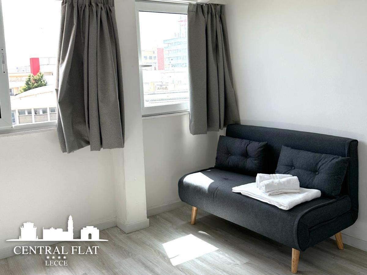 Lecce Central Flat - Attico Con Patio E Parcheggio Privato Apartment Luaran gambar